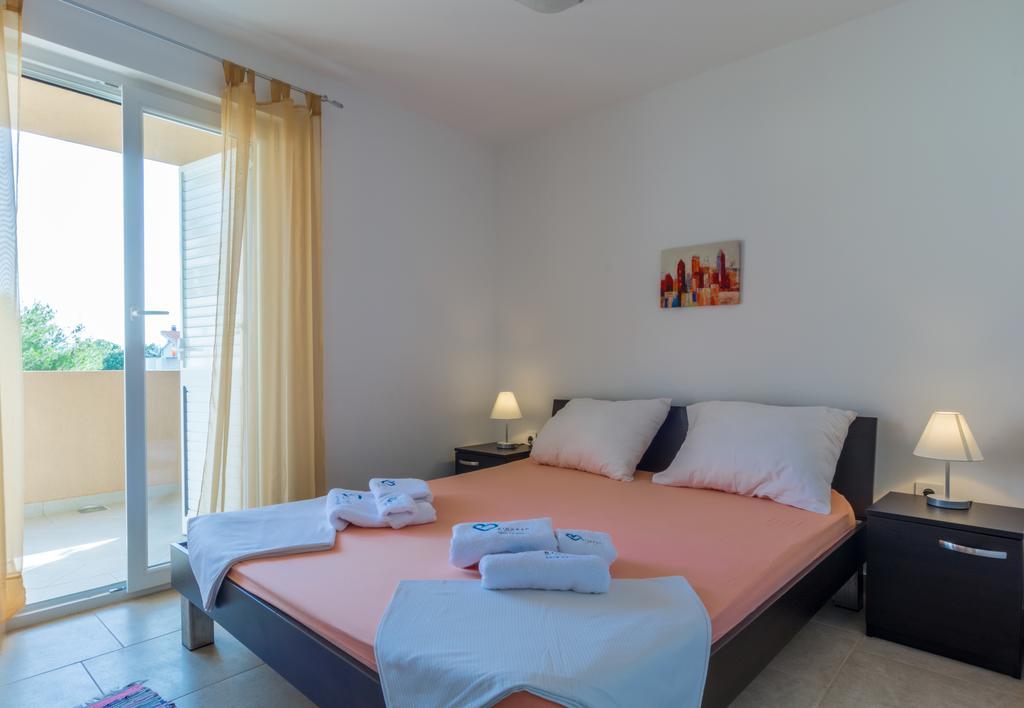 Apartments Domuzin Biograd Na Moru Eksteriør billede