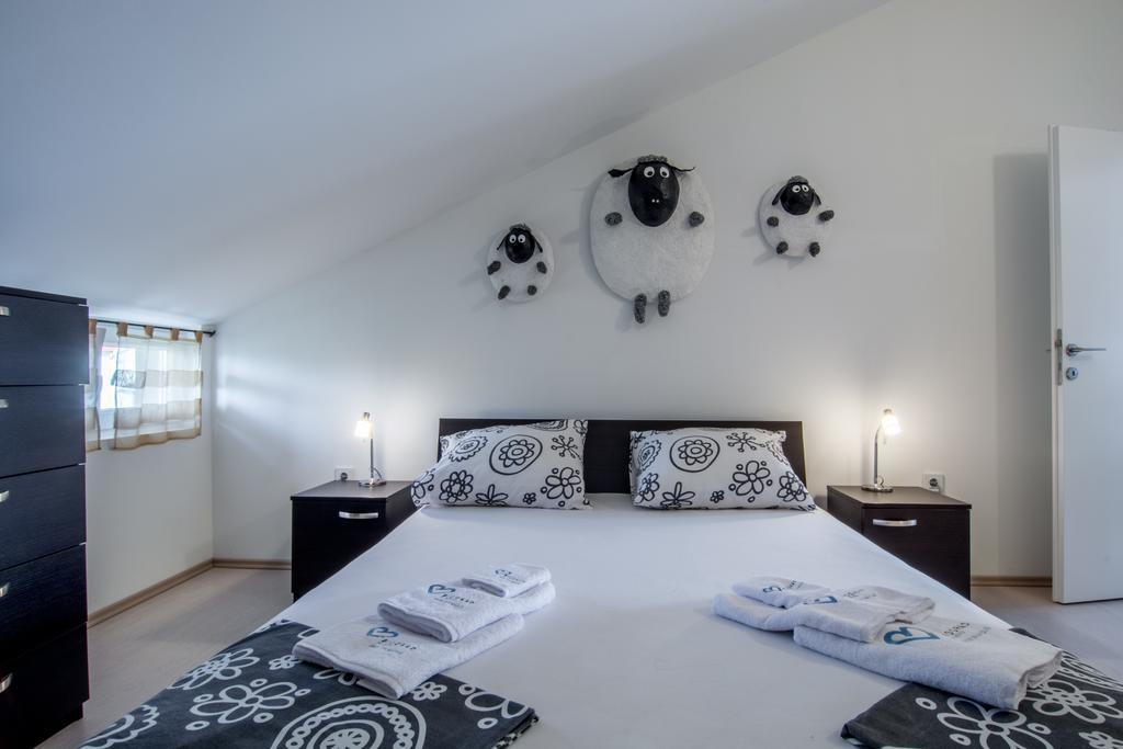 Apartments Domuzin Biograd Na Moru Eksteriør billede
